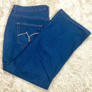 Just My Size Women’s Stretch Jeans Size Short 20W.     0387